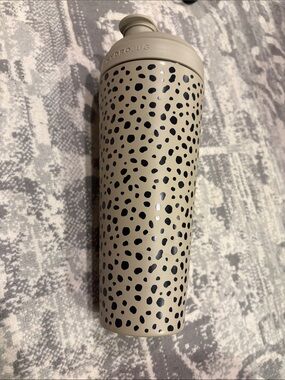 HydroJug Beige Bottle with Black Speckle Pattern